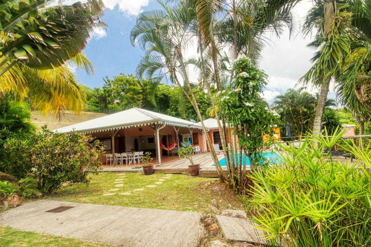 6Location villa piscine le diamant martinique_la vue d ensemble